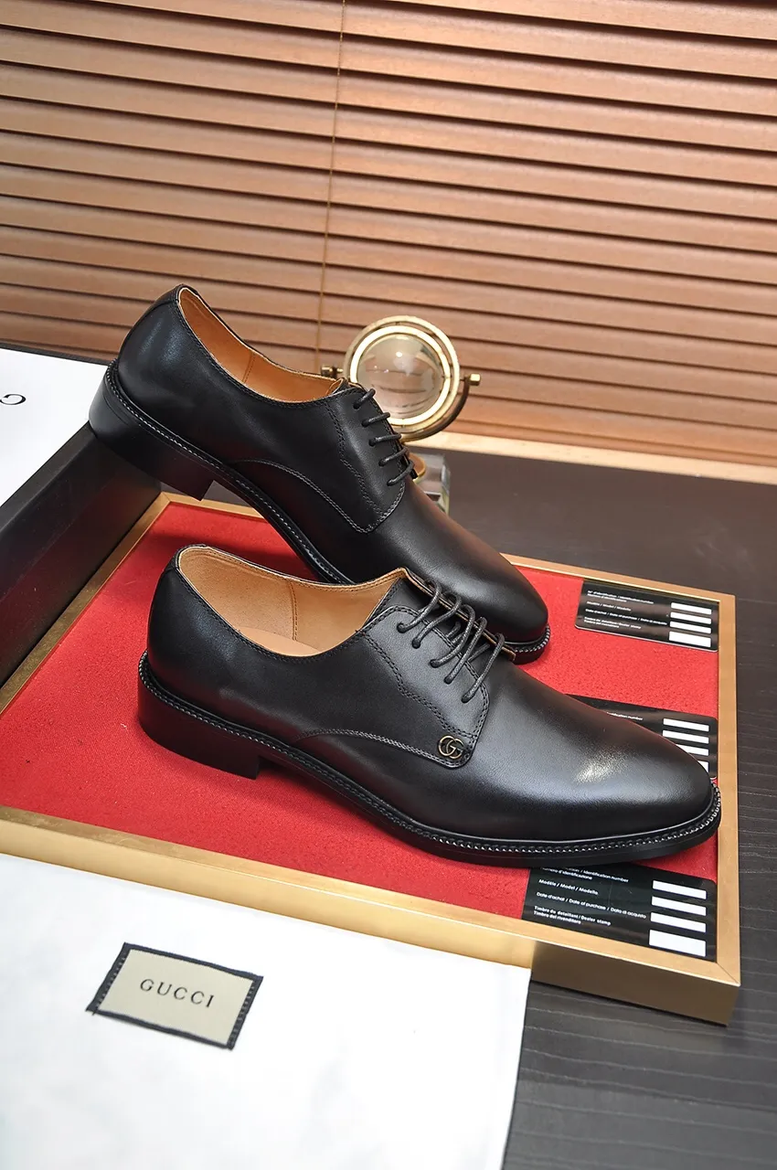 Men's shoes💰500💶Italy's top luxury men's shoe giant (GUCCI) (Gucci) (full cowhide lining) new arrival🍃Original European style🔰 Pleasant to the eye😍In order to make the shoes more durable and non-deformable🌀The production continues to follow traditional methods but there is still no lack of innovation💪Choose original sheepskin for the leather♻️ Smooth and natural And extra bright ⭐Made of imported cowhide, the first choice of rich people 38-45 (45 customized)